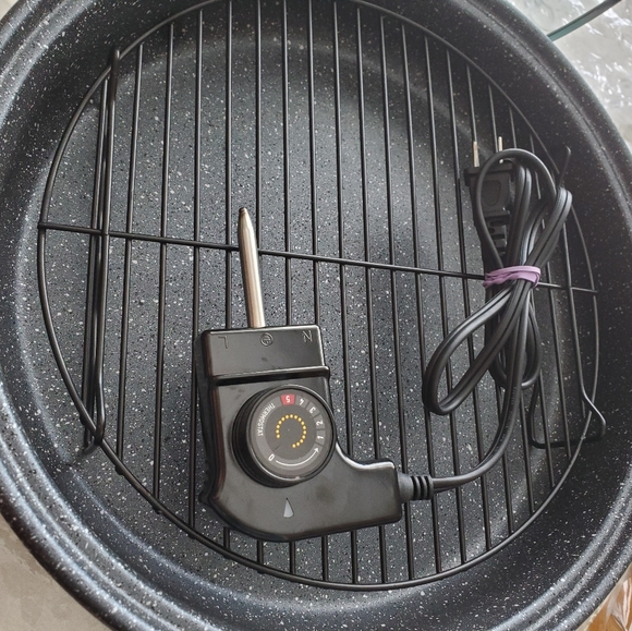 Curtis stone Durapan electric skillet, grill - Picture 2 of 5